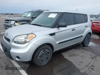 2011 Kia Soul with VIN KNDJT2A14B7318468, listed as a IAAI auction lot 41714408 with 208,425 mi miles. Bid and sale history available at carsss.com. Image 2.