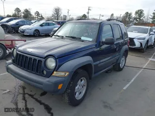 2007 Jeep Liberty Sport with VIN 1J4GK48K67W525684, listed as a IAAI auction lot 41708200 with 271,466 mi miles. Bid and sale history available at carsss.com. Image 2.