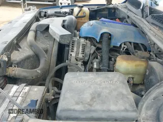 2002 Chevrolet Tahoe LS с VIN 1GNEC13Z32R128767, выставлен на аукционе IAAI как лот 43410438 с пробегом 241 523 миль миль и . История ставок и продаж доступна на DreamBid. Изображение 12.