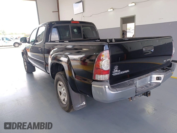 2014 Toyota Tacoma with VIN 3TMMU4FN8EM068633, listed as a IAAI auction lot 42727713 with 185,402 mi miles and . Bid and sale history available at DreamBid. Image 16.