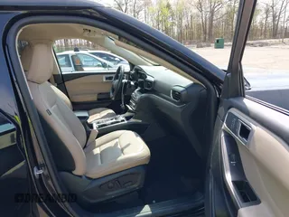 2020 Ford Explorer XLT with VIN 1FMSK8DH1LGB72160, listed as a IAAI auction lot 41992052 with 79,556 mi miles. Bid and sale history available at carsss.com. Image 5.