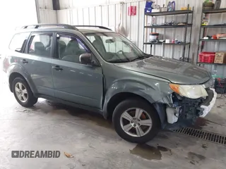2011 Subaru Forester X z VIN JF2SHABC1BH738281, wystawiony jako IAAI lot #42243507 z przebiegiem 126 576 mil mil oraz . Historia ofert i sprzedaży dostępna na DreamBid. Obrazek 1.