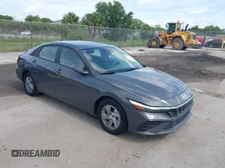 2024 Hyundai Elantra SE z VIN KMHLL4DG0RU639967, wystawiony jako IAAI lot #42430562 z przebiegiem 31 426 mil mil oraz . Historia ofert i sprzedaży dostępna na DreamBid. Obrazek 1.