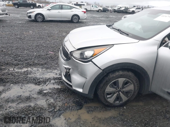 2017 Kia Niro LX with VIN KNDCB3LC7H5055073, listed as a IAAI auction lot 41517938 with 134,586 mi miles. Bid and sale history available at carsss.com. Image 6.