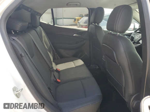 2021 Buick Encore GX Preferred z VIN KL4MMCSL8MB174725, wystawiony jako Copart lot #57096485 z przebiegiem 51 071 mil mil oraz Szkoda całkowita • Salvage title. Historia ofert i sprzedaży dostępna na DreamBid. Obrazek 11.