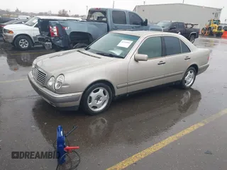 1997 Mercedes-Benz E-Class with VIN WDBJF72F0VA323171, listed as a IAAI auction lot 41739952 with 1 mi miles. Bid and sale history available at carsss.com. Image 16.
