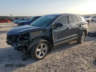 2017 Lincoln MKC Premiere z VIN 5LMCJ1C94HUL24284, wystawiony jako Copart lot #52895915 z przebiegiem 130 037 mil mil oraz Szkoda całkowita • Salvage title. Historia ofert i sprzedaży dostępna na DreamBid. Obrazek 1.