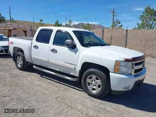 2007 Chevrolet Silverado 1500 LS with VIN 2GCEK13C071539373, listed as a IAAI auction lot 40411136 with 168,254 mi miles. Bid and sale history available at carsss.com. Image 1.