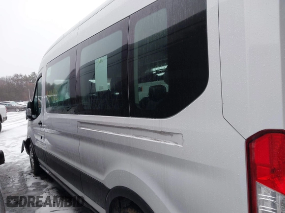 2022 Ford Transit Passenger XL с VIN 1FBAX2C88NKA79625, выставлен на аукционе IAAI как лот 41490410 с пробегом 27 521 миль миль и . История ставок и продаж доступна на DreamBid. Изображение 14.