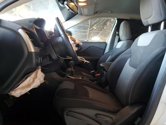 2017 Jeep Cherokee Altitude with VIN 1C4PJLAB3HW661754, listed as a Copart auction lot 64580105 with 62,427 mi miles and Salvage title. Bid and sale history available at DreamBid. Image 7.