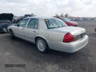 2008 Mercury Grand Marquis LS z VIN 2MEFM75V78X657966, wystawiony jako IAAI lot #41802080 z przebiegiem 113 846 mil mil oraz . Historia ofert i sprzedaży dostępna na DreamBid. Obrazek 3.