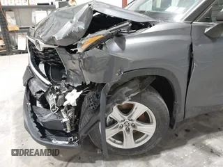 2020 Toyota Highlander LE with VIN 5TDBZRBH3LS038023, listed as a IAAI auction lot 41832407 with 48,213 mi miles and . Bid and sale history available at DreamBid. Image 17.