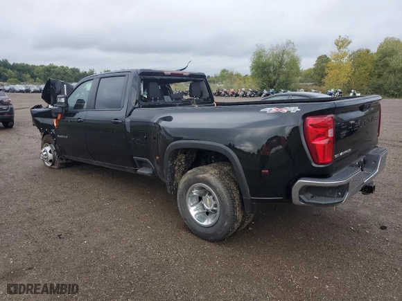 2024 Chevrolet Silverado 3500HD LT with VIN 1GC4YTEY9RF123185, listed as a Copart auction lot 73687174 with 3,252 mi miles and Salvage Title. Bid and sale history available at carsss.com. Image 2.