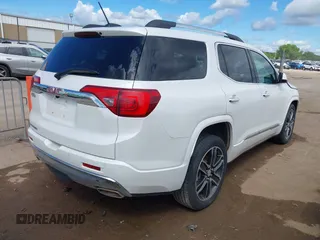 2018 GMC Acadia Denali z VIN 1GKKNPLSXJZ177348, wystawiony jako IAAI lot #42221558 z przebiegiem 115 281 mil mil oraz . Historia ofert i sprzedaży dostępna na DreamBid. Obrazek 4.