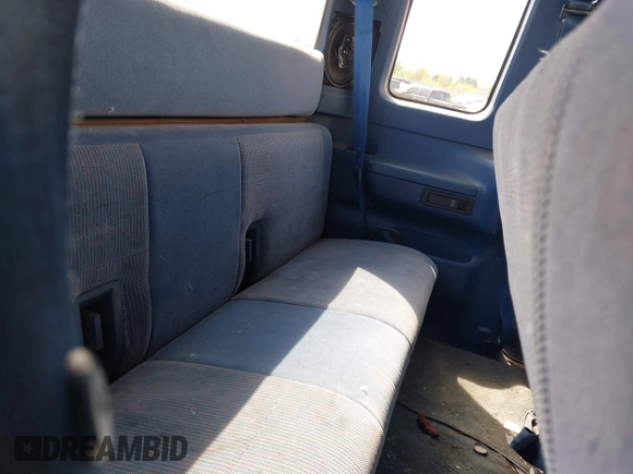 1994 Ford F-150 with VIN 1FTEX14N5RKA40427, listed as a IAAI auction lot 42100522 with 202,585 mi miles. Bid and sale history available at carsss.com. Image 8.