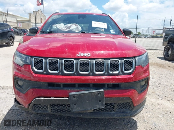 2024 Jeep Compass Latitude с VIN 3C4NJDBN4RT604668, выставлен на аукционе IAAI как лот 42708921 с пробегом 40 072 миль миль и . История ставок и продаж доступна на DreamBid. Изображение 6.