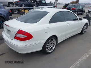 2008 Mercedes-Benz CLK 350 с VIN WDBTJ56H38F241787, выставлен на аукционе IAAI как лот 42184829 с пробегом 97 818 миль миль и . История ставок и продаж доступна на DreamBid. Изображение 4.