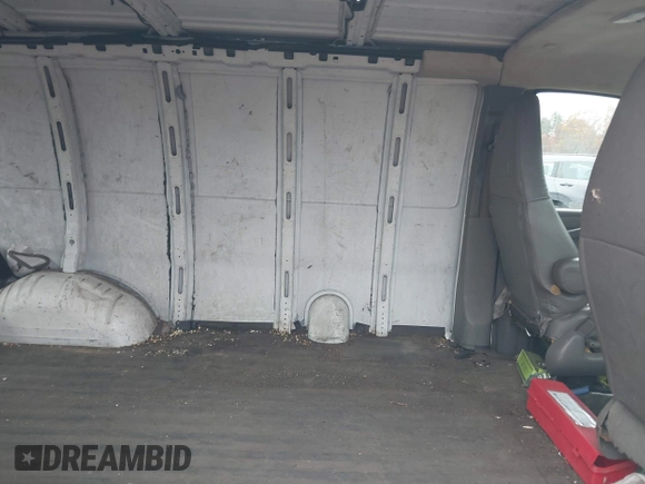2017 GMC Savana Cargo z VIN 1GTW7AFF8H1130346, wystawiony jako IAAI lot #40884442 z przebiegiem 146 914 mil mil oraz . Historia ofert i sprzedaży dostępna na DreamBid. Obrazek 8.