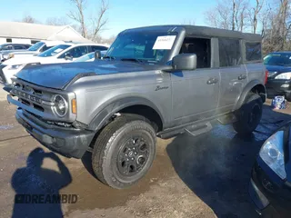 2024 Ford Bronco Big Bend z VIN 1FMDE7BH8RLA24276, wystawiony jako IAAI lot #41560223 z przebiegiem 17 330 mil mil oraz . Historia ofert i sprzedaży dostępna na DreamBid. Obrazek 2.