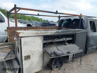 2017 Ford Super Duty F-250 SRW XLT with VIN 1FT7X2A69HEE28463, listed as a IAAI auction lot 41802487 with 1 mi miles. Bid and sale history available at carsss.com. Image 6.