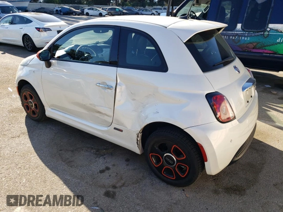 2018 FIAT 500e z VIN 3C3CFFGE3JT465087, wystawiony jako Copart lot #75343744 z przebiegiem 22 850 mil mil oraz Szkoda całkowita • Salvage title. Historia ofert i sprzedaży dostępna na DreamBid. Obrazek 2.