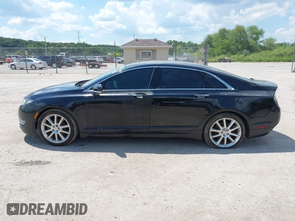 2016 Lincoln MKZ z VIN 3LN6L2J93GR632474, wystawiony jako IAAI lot #42607060 z przebiegiem 99 490 mil mil oraz . Historia ofert i sprzedaży dostępna na DreamBid. Obrazek 14.