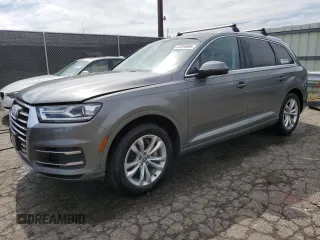 2017 Audi Q7 Premium Plus z VIN WA1LAAF74HD030900, wystawiony jako Copart lot #56854695 z przebiegiem 80 502 mil mil oraz Czysty tytuł • Clean title. Historia ofert i sprzedaży dostępna na DreamBid. Obrazek 1.