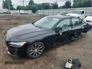 2022 Volvo S60 Momentum with VIN 7JRL12TZ8NG165844, listed as a Copart auction lot 64144745 with 34,030 mi miles and Salvage title. Bid and sale history available at DreamBid. Image 1.