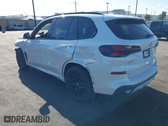 2024 BMW X5 xDrive40i z VIN 5UX23EU02R9T61437, wystawiony jako IAAI lot #41921905 z przebiegiem 19 178 mil mil oraz . Historia ofert i sprzedaży dostępna na DreamBid. Obrazek 3.
