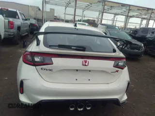 2023 Honda Civic Type R z VIN JHMFL5G45PX002284, wystawiony jako IAAI lot #38295791 z przebiegiem 3303 mil mil oraz . Historia ofert i sprzedaży dostępna na DreamBid. Obrazek 17.