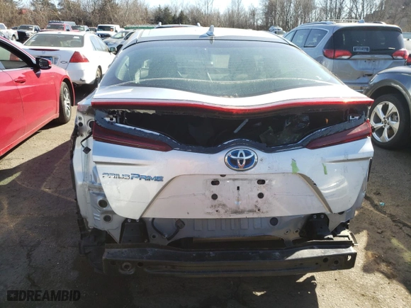 2017 Toyota Prius Prime Plus with VIN JTDKARFP8H3051951, listed as a Copart auction lot 49072695 with 122,271 mi miles and Salvage Title. Bid and sale history available at carsss.com. Image 6.