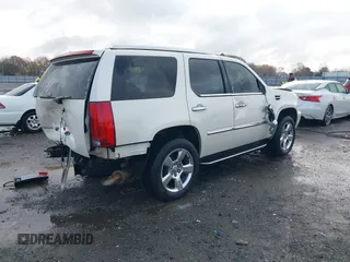 2007 Cadillac Escalade z VIN 1GYFK63837R139628, wystawiony jako IAAI lot #41108201 z przebiegiem 243 847 mil mil oraz . Historia ofert i sprzedaży dostępna na DreamBid. Obrazek 4.