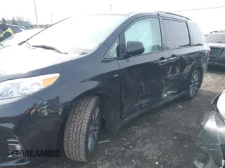 2018 Toyota Sienna XLE with VIN 5TDDZ3DC9JS190621, listed as a IAAI auction lot 41777729 with 96,089 mi miles. Bid and sale history available at carsss.com. Image 6.
