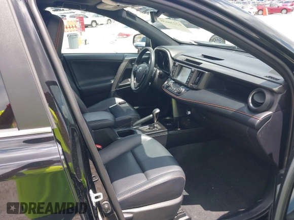 2017 Toyota RAV4 SE z VIN 2T3JFREV2HW677084, wystawiony jako IAAI lot #42236638 z przebiegiem 107 343 mil mil oraz . Historia ofert i sprzedaży dostępna na DreamBid. Obrazek 5.