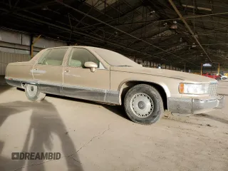 1994 Cadillac Fleetwood z VIN 1G6DW52P2RR716708, wystawiony jako Copart lot #86538194 z przebiegiem Nie podano mil oraz Czysty tytuł • Clean title. Historia ofert i sprzedaży dostępna na DreamBid. Obrazek 4.