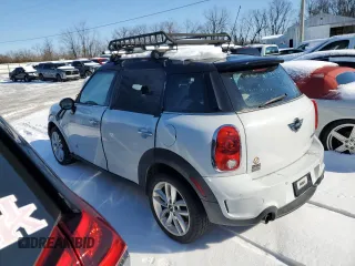 2011 MINI Countryman S with VIN WMWZC5C57BWL54811, listed as a Copart auction lot 88458105 with 117,448 mi miles and Clean Title. Bid and sale history available at DreamBid. Image 2.