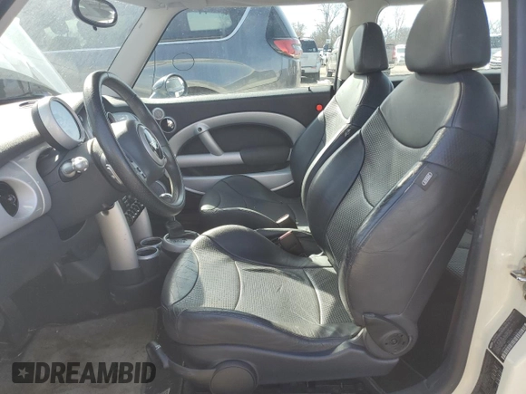 2004 MINI Hardtop with VIN WMWRC33424TJ53673, listed as a Copart auction lot 47310755 with Not Provided miles and Clean Title. Bid and sale history available at DreamBid. Image 7.