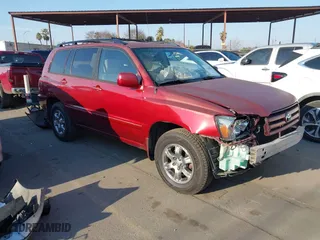 2006 Toyota Highlander w/3rd Row with VIN JTEDP21A060106758, listed as a IAAI auction lot 41441477 with 154,143 mi miles. Bid and sale history available at carsss.com. Image 1.
