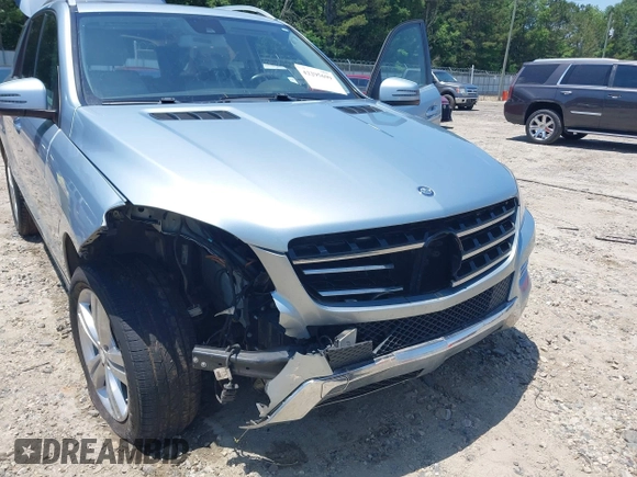 2014 Mercedes-Benz M 350 z VIN 4JGDA5JB1EA322574, wystawiony jako IAAI lot #42295699 z przebiegiem 207 959 mil mil oraz . Historia ofert i sprzedaży dostępna na DreamBid. Obrazek 6.
