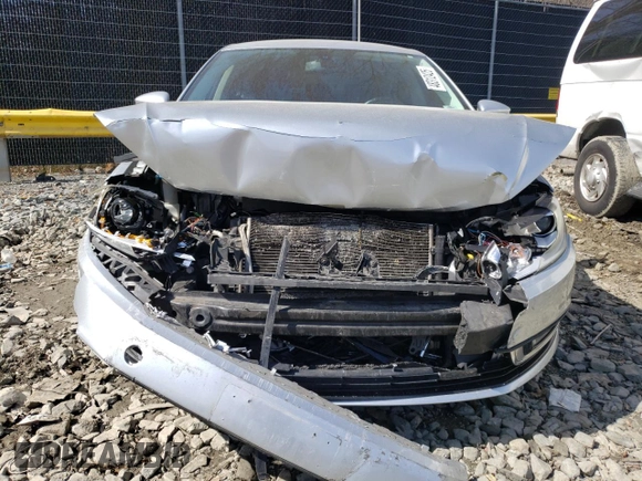 2013 Volkswagen CC Sport with VIN WVWBP7AN5DE507797, listed as a Copart auction lot 48312425 with 120,757 mi miles and Salvage Title. Bid and sale history available at carsss.com. Image 5.