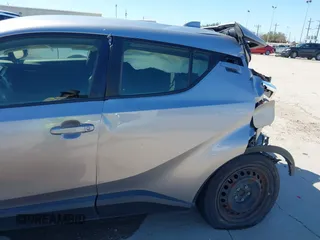 2019 Toyota C-HR XLE with VIN JTNKHMBX9K1024048, listed as a IAAI auction lot 41775374 with 38,909 mi miles. Bid and sale history available at carsss.com. Image 18.