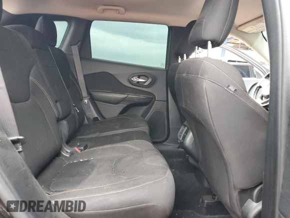 2016 Jeep Cherokee Latitude z VIN 1C4PJLCB6GW171384, wystawiony jako Copart lot #55820145 z przebiegiem 127 062 mil mil oraz Szkoda całkowita • Salvage title. Historia ofert i sprzedaży dostępna na DreamBid. Obrazek 10.