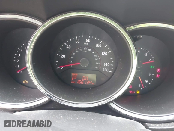 2013 Kia Sorento LX with VIN 5XYKTCA66DG417238, listed as a IAAI auction lot 41992513 with 166,134 mi miles. Bid and sale history available at carsss.com. Image 7.