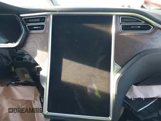 2017 Tesla Model X 90D z VIN 5YJXCBE26HF044710, wystawiony jako IAAI lot #40816228 z przebiegiem Nie podano mil oraz . Historia ofert i sprzedaży dostępna na DreamBid. Obrazek 7.