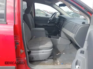 2005 Dodge Durango SXT z VIN 1D4HB38N15F584771, wystawiony jako IAAI lot #41922218 z przebiegiem 143 933 mil mil oraz . Historia ofert i sprzedaży dostępna na DreamBid. Obrazek 5.