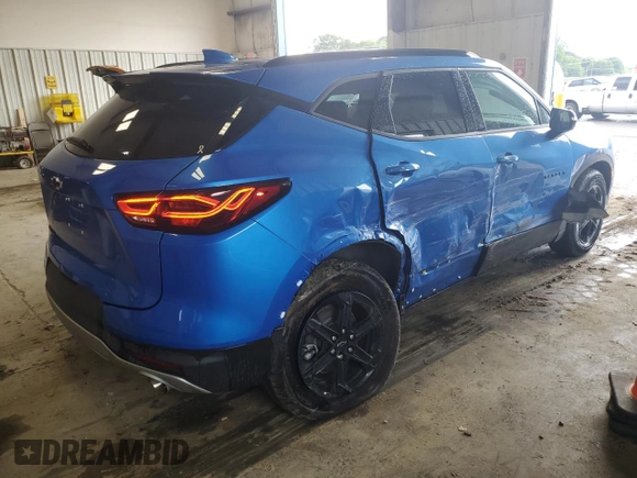 2024 Chevrolet Blazer LT z VIN 3GNKBJRS2RS211288, wystawiony jako Copart lot #52648595 z przebiegiem 9 031 mil mil oraz Szkoda całkowita • Salvage title. Historia ofert i sprzedaży dostępna na DreamBid. Obrazek 3.