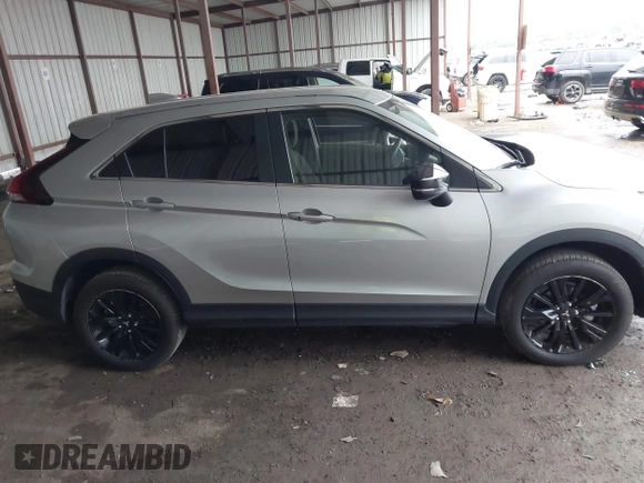 2024 Mitsubishi Eclipse Cross LE z VIN JA4ATVAA0RZ073419, wystawiony jako IAAI lot #42171208 z przebiegiem 5 606 mil mil oraz . Historia ofert i sprzedaży dostępna na DreamBid. Obrazek 13.