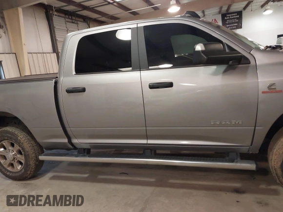 2022 Ram 2500 Big Horn with VIN 3C6UR5DL6NG404729, listed as a IAAI auction lot 41454034 with 44,212 mi miles. Bid and sale history available at carsss.com. Image 14.