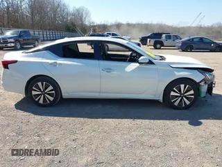 2019 Nissan Altima 2.5 SV with VIN 1N4BL4DV0KC116402, listed as a IAAI auction lot 41772384 with 80,240 mi miles. Bid and sale history available at carsss.com. Image 13.