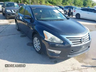 2015 Nissan Altima 2.5 S with VIN 1N4AL3AP4FN903293, listed as a IAAI auction lot 41960769 with 213,672 mi miles. Bid and sale history available at carsss.com. Image 1.